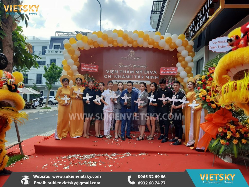 to-chuc-le-khai-truong-diva