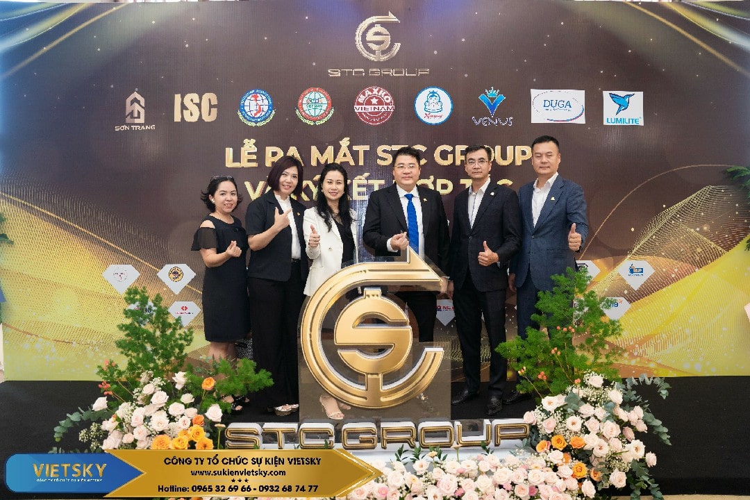 &Yacute; tưởng trang tr&iacute; lễ khai trương c&oacute; back drop